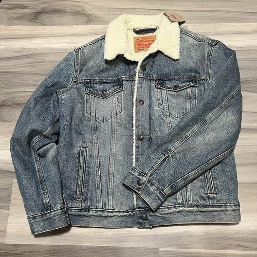 Nwt levi men type - levi's,